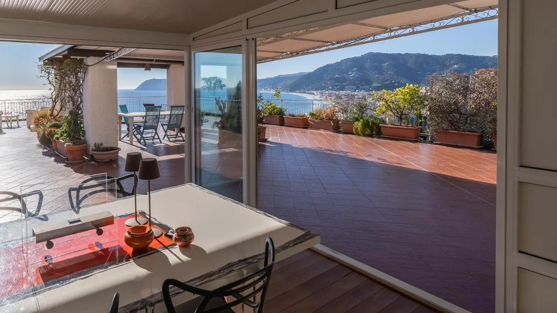 Hostdomus - La Terrazza Sul Mare Apartment Alassio Italy